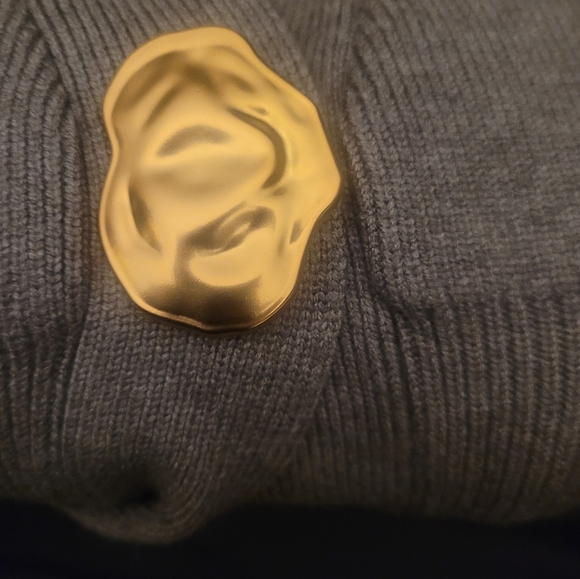 MICA's V-Neck Sweater Cardigan. Size M. NWT - Picture 3 of 4